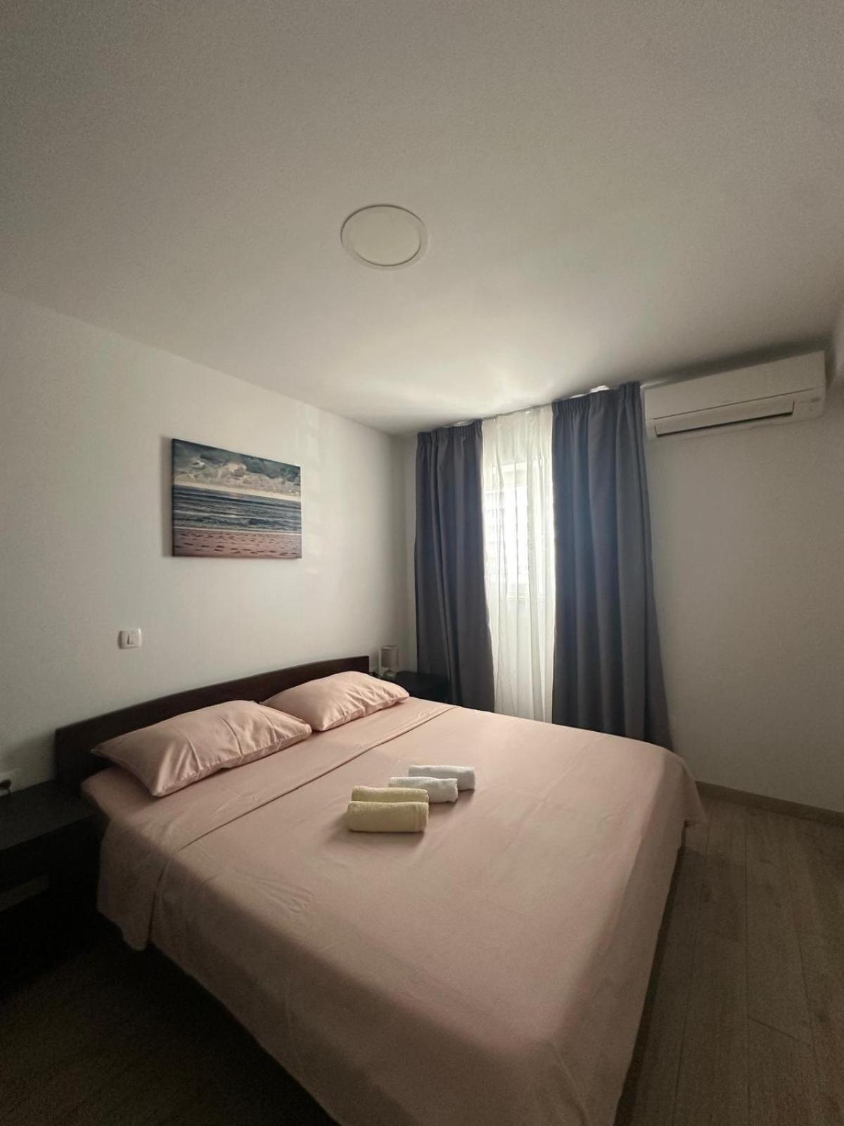 Wonderful Near Center And Sea Apartment